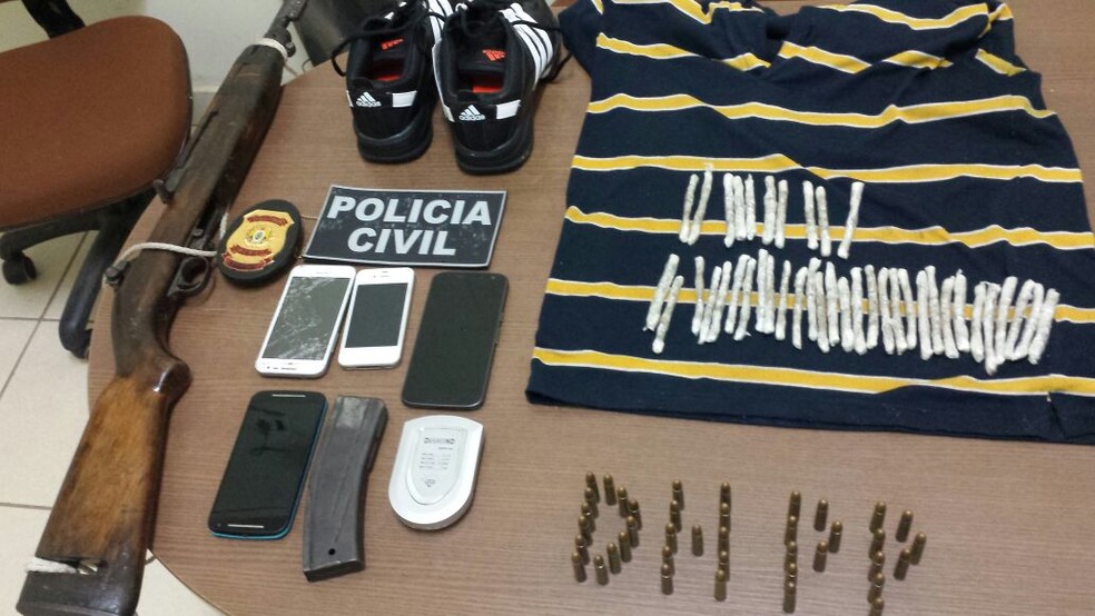 Polícia cumpriu mais de 20 mandados (Foto: Aline Nascimento/G1)