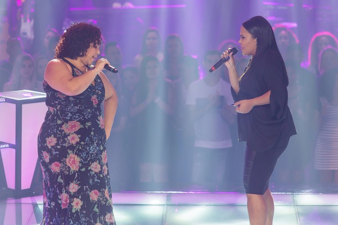 Cinthia Ribeiro e Gabi D'Paula batalham com a canção 'Malandro Sou Eu' (Foto: Artur Meninea/Gshow)