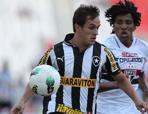 Lucas Botafogo x São paulo (Foto: Satiro Sodré / AGIF)