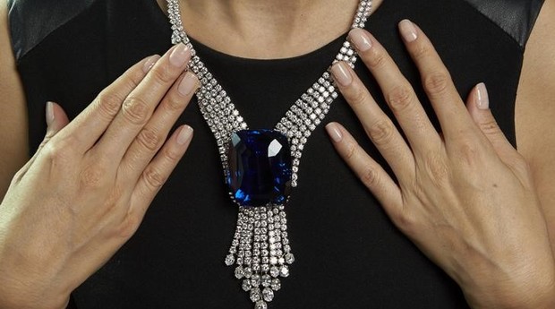 Leilão de joias arrecada R$ 390 milhões e bate recorde mundial - Época  Negócios | Resultados