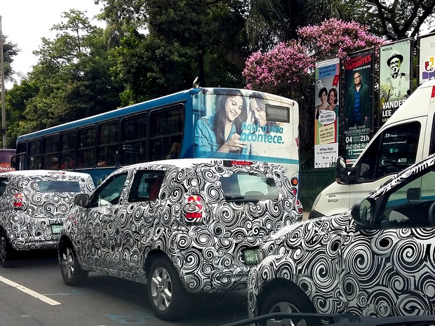 Fia Mobi vai ser subcompacto de entrada da Fiat. Quatro carros estavam em teste na Avenida Afonso Pena (Foto: Humberto Trajano/ G1)