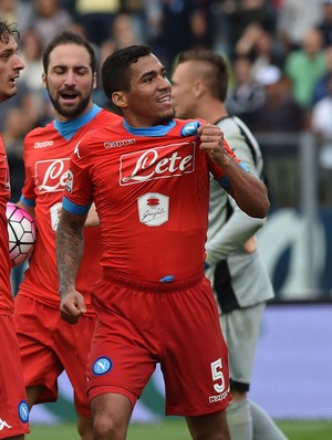 Allan Marques - Napoli - Higuaín (Foto: Getty Images) Allan Marques - Napoli - Higuaín (Foto: Getty Images)