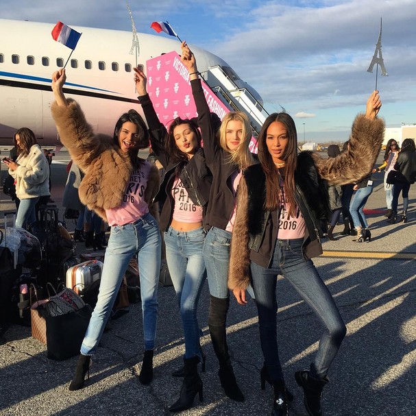 Modelos embarcam para Victoria's Secret Fashion Show (Foto: Reprodução/Instagram) Modelos embarcam para Victoria's Secret Fashion Show (Foto: Reprodução/Instagram)