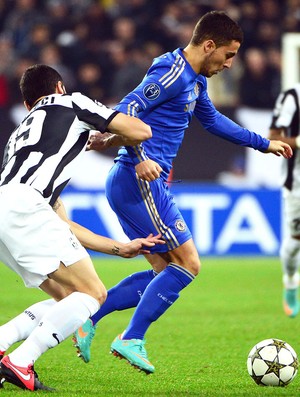 Marchisio e Hazard, Juventus e Chelsea (Foto: Agência AFP)