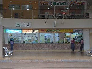 Rodoviário Internacional de Rio Branco está praticamente abandonada (Foto: Yuri Marcel/G1)