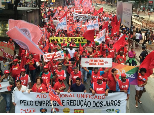 Manifestação contra o impeachment da presidente Dilma (Foto: Daniel Silveira/G1)