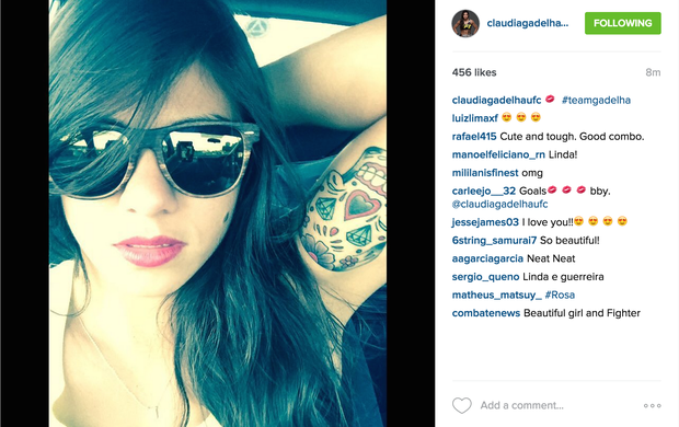 Cláudia Gadelha mostra nova tatuagem