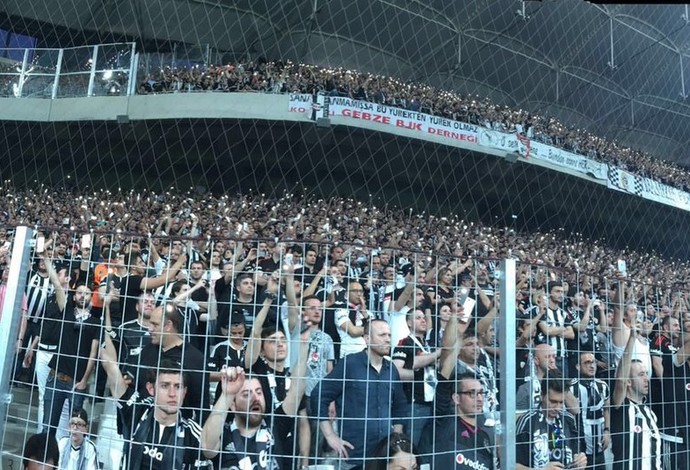Estádio Besiktas x Ankaraspor (Foto: Reprodução/Twitter)