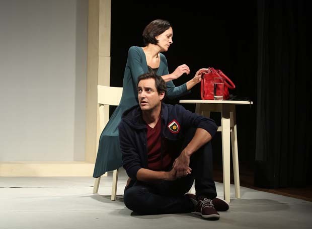 Espetáculo cumpre temporada no Espaço Cultural Pé no Palco, em Curitiba (Foto: Divulgação) Espetáculo cumpre temporada no Espaço Cultural Pé no Palco, em Curitiba (Foto: Divulgação)