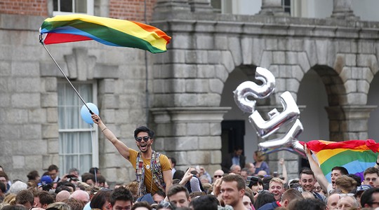 Irlanda é primeiro país do mundo a legalizar por meio de voto o casamento gay (Foto: AP)