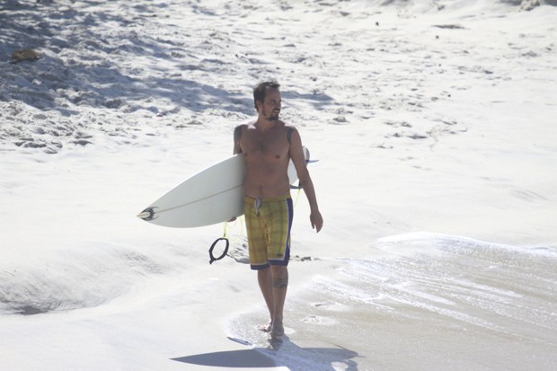 Paulo Vilhena na praia (Foto: Dilson Silva/Agnews) Paulo Vilhena na praia (Foto: Dilson Silva/Agnews)