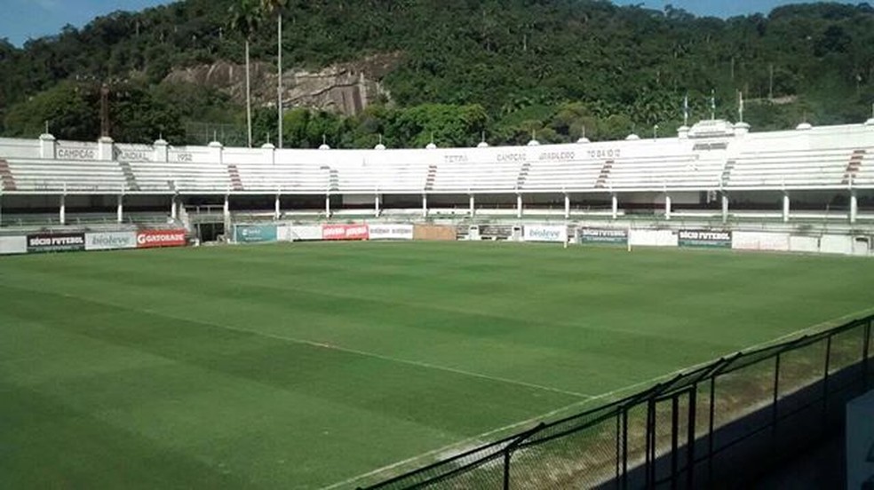 Estádio das Laranjeiras não recebe um jogo oficial dos profissionais desde 2003 (Foto: Reprodução)
