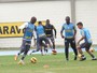 Hyuri ganha chance e fará sua estreia como titular no Botafogo Hyuri ganha chance e fará sua estreia como titular no Botafogo