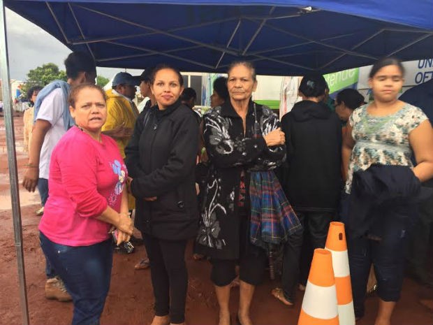 No momento da tempestade, população já recebia senhas para os atendimentos na Ação Cidadania (Foto: Claudia Gaigher/TV Morena) No momento da tempestade, população já recebia senhas para os atendimentos na Ação Cidadania (Foto: Claudia Gaigher/TV Morena)