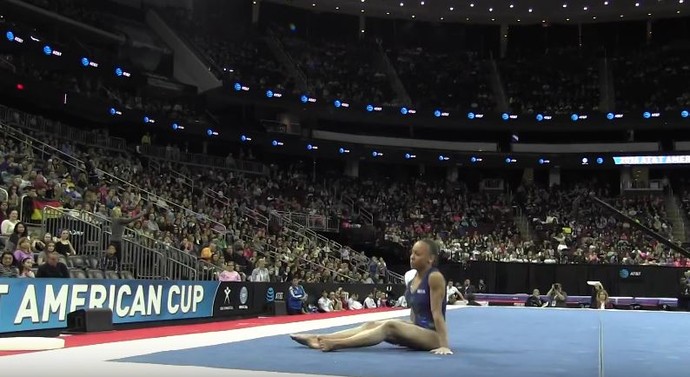 Lorrane Oliveira, ginástica, solo, American Cup, queda (Foto: Reprodução/Youtube) Lorrane Oliveira, ginástica, solo, American Cup, queda (Foto: Reprodução/Youtube)