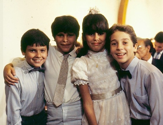 Danton Mello, Rafael Alvarez, Juliana Martins e Oberdan Jr eram os alunos do professor Fábio (Nuno Leal Maia) em A gata comeu (Foto: Reprodução/ TV Globo)