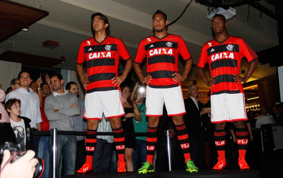 Flamengo e Adidas apresentam novos uniformes para temporada 2013/14 Camisa_flamengo3_marcelodejesus
