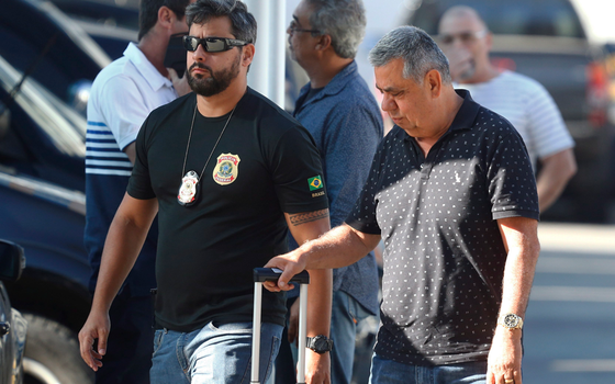 Deputado estadual Jorge Picciani chegando na Polícia Federal. Operação Cadeia Velha (Foto: Pablo Jacob / Agência O Globo)