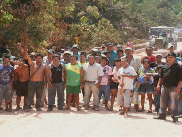 Bloqueio da Transamazônia já dura uma semana (Foto: Reprodução/TV Amazonas)