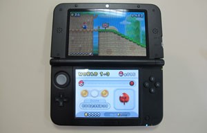 Nintendo 3DS XL é versão do portátil da Nintendo com telas maiores (Foto: Gustavo Petró/G1)