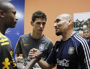 Kleber, Oscar e Guiñazu, Brasil x Argentina (Foto: Rafael Ribeiro / CBF)