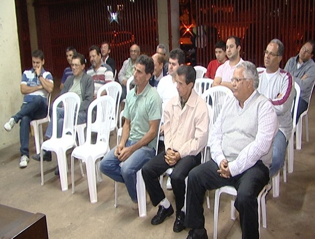 Reunião para eleger novo presidente do Guarani-MG Gilson Morais (Foto: Reprodução/TV Integração)