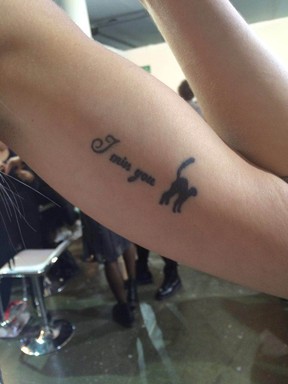 Tatuagem de Viviane Orth  (Foto: EGO)