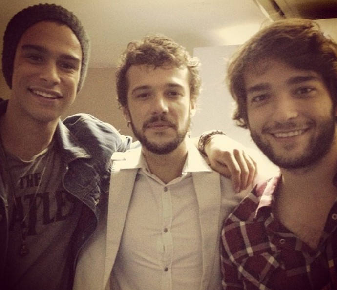 Jayme também contracena em 'Cheias de Charme' com os atores Sérgio Malheiros e Humberto Carrão  (Foto: Reprodução Instagram / Gshow)