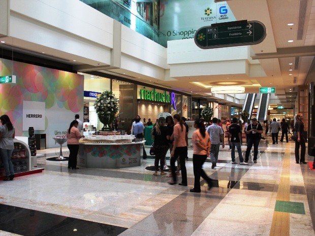Reinauguração do shopping conta com 100 novas lojas (Foto: Gil Oliveira/ G1)