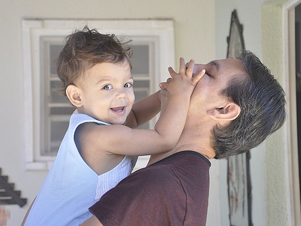 Mesmo com problemas para ter filho, Renato não desistiu de ser pai (Foto: Denise Soares / G1)