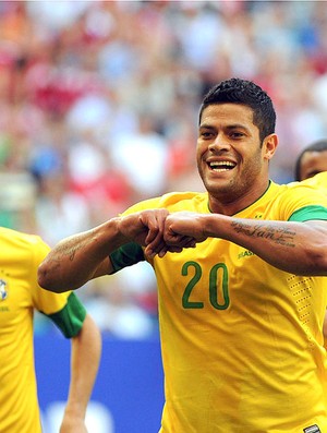 Hulk, Brasil x Dinamarca (Foto: Agência EFE)