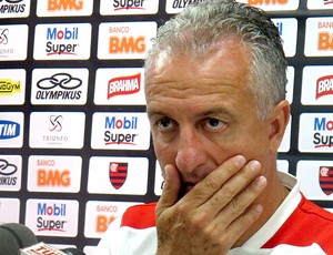 Dorival Junior na entrevista do Flamengo (Foto: Fred Huber / Globoesporte.com)