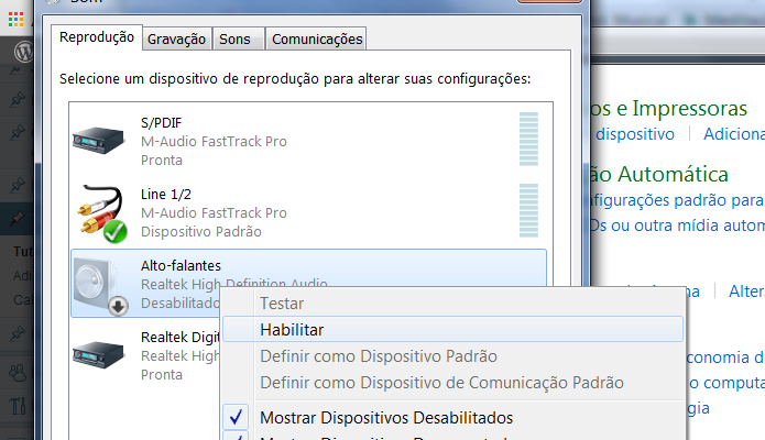 No Painel de Controle, vá até Hardware e Som e depois até Sons. Habilite ai a saída HDMI correspondente ao seu dispositivo, se tiver. 