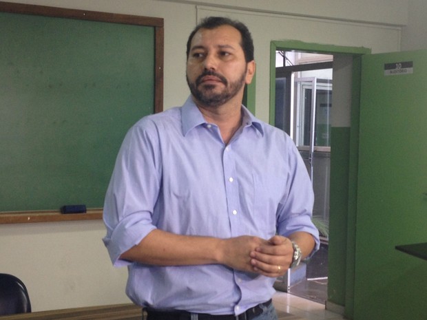 Gerente da Visa, Dagoberto Costa, afirma que investigações sobre clínica continuam Goiás Goiânia (Foto: Vanessa Martins/G1) Gerente da Visa, Dagoberto Costa, afirma que investigações sobre clínica continuam Goiás Goiânia (Foto: Vanessa Martins/G1)