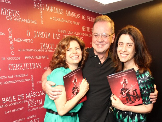 Debora Bloch, Luiz Fernando Guimarães e Fernanda Torres em teatro na Zona Sul do Rio (Foto: Anderson Borde/ Ag. News)