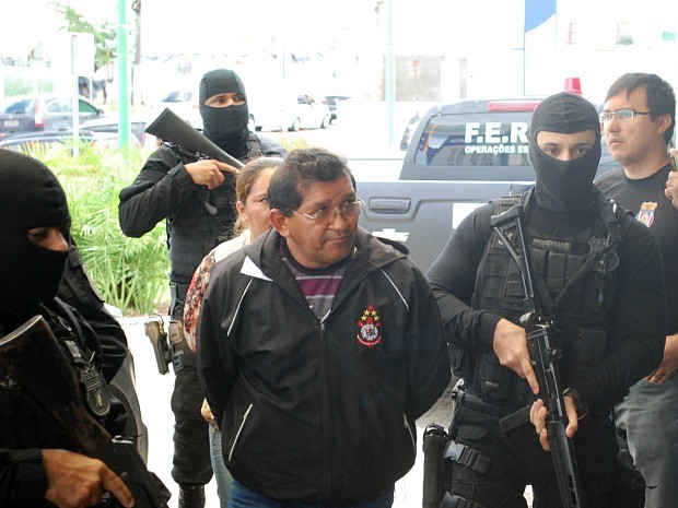 Cinco presos já estão em delegacia de Manaus (Foto: Jamile Alves/G1 AM)