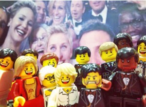 aródia da 'selfie' do Oscar divulgada pela Lego.  (Foto: Reprodução/Twitter/@Lego_Group)