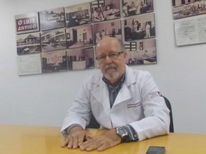 Silvio Vasconcelos, angiologista e gerente médico da Fundação José Silveira (Foto: Henrique Mendes/G1)