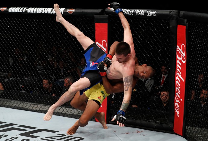 Alex Cowboy Tim Means UFC Fortaleza (Foto: Getty Images)