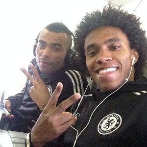 Willian e Ashley Cole em viagem para Basel (Foto: Reprodução / Instagram) Willian e Ashley Cole em viagem para Basel (Foto: Reprodução / Instagram)