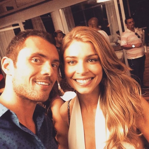 Adriano Toloza e Grazi Massafera em festa de despedida da novela Verdades Secretas (Foto: Reprodução/Instagram)