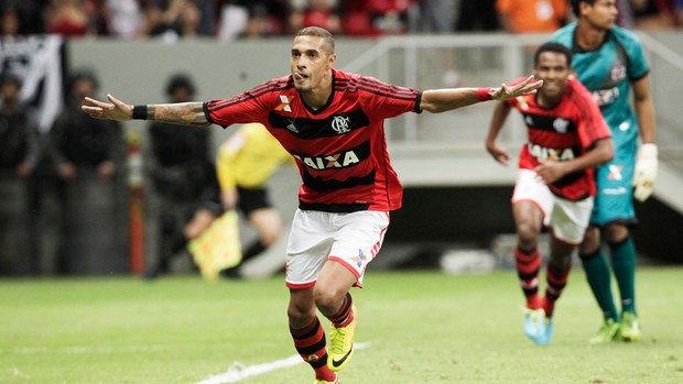 Paulinho comemora, Vasco x Flamengo (Foto: Jorge William/Agência O Globo)