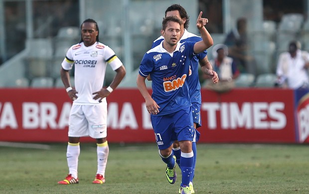 Éverton Ribeiro gol Cruzeiro (Foto: Daniel Teixeira / Agência Estado)