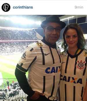 Em dia de festa, Timão recebe vilão de Breaking Bad e brasileiro da NBA