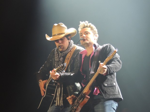 Dupla se apresentou neste sábado, em Lages (Foto: Géssica Valentini/G1)