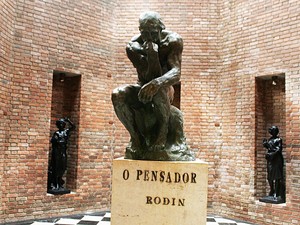 O Pensador, de Rodin, no Instituto Ricardo Brennand (Foto: Divulgação/IRB)