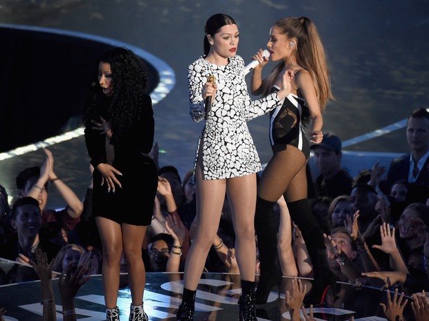 Jessie J, Ariana Grande e Nicki Minaj se apresentam no VMA em Los Angeles, nos Estados Unidos (Foto: Michael Buckner/ Getty Images/ AFP)