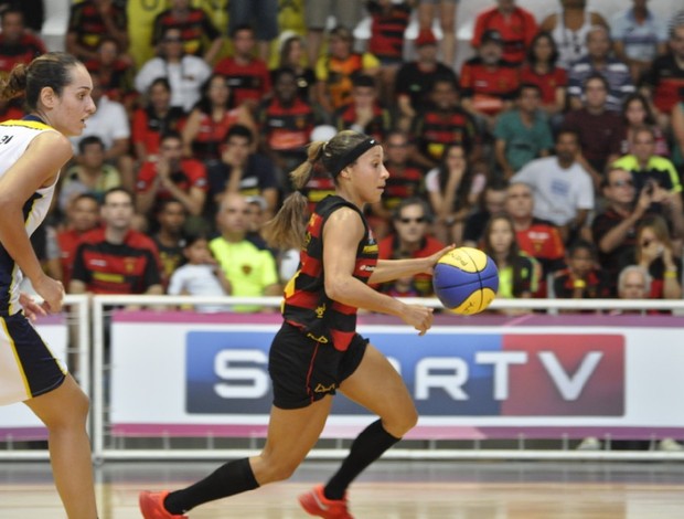 Adrianinha basquete Sport (Foto: Divulgação/LBF)