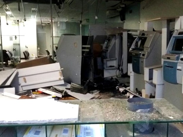 Bandidos explodem agência bancária em Bom Jardim