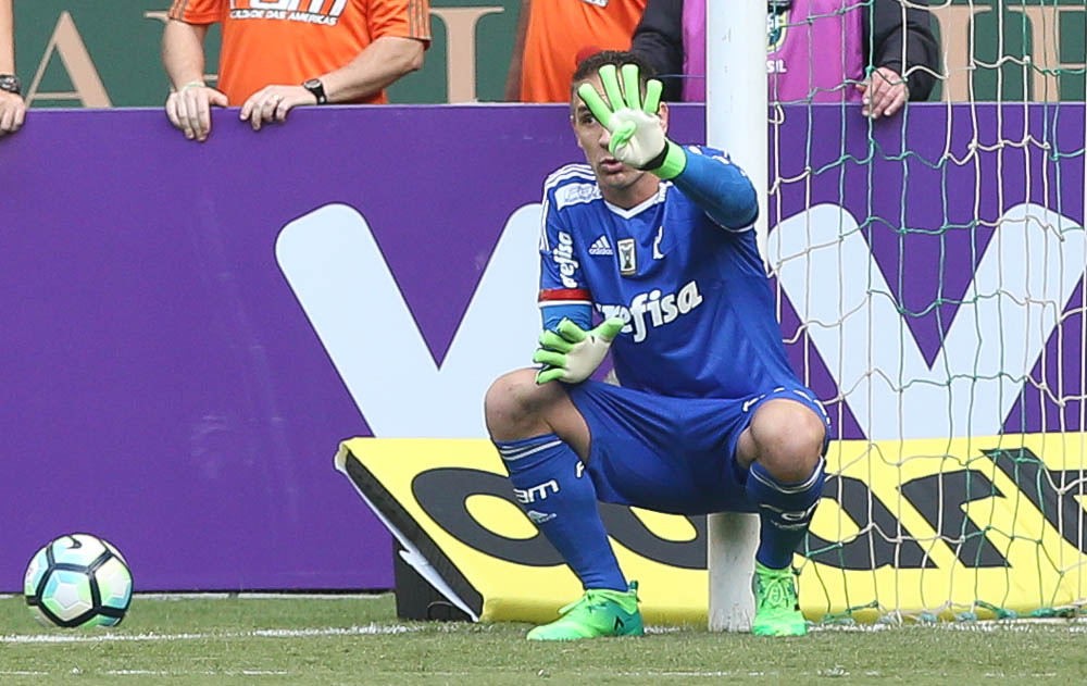 Prass tem semana ruim em fase decisiva de contrato com Palmeiras